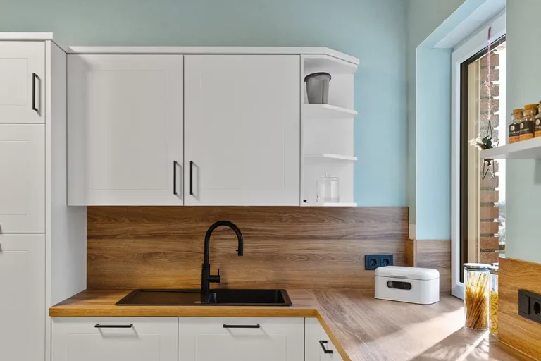 Helle Landhausküche